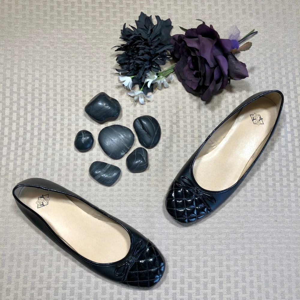NWOT BYYB Ballet Flats